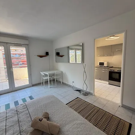 Big, Comfortable Minutes From Mc Borders Apartman Beausoleil