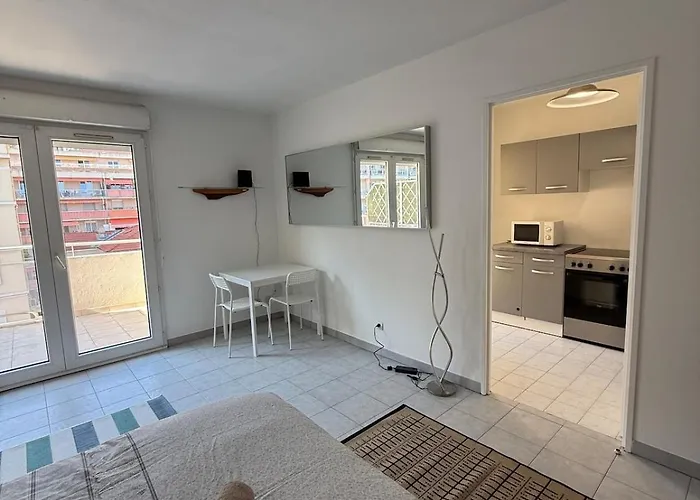 Big, Comfortable Minutes From Mc Borders Apartman Beausoleil