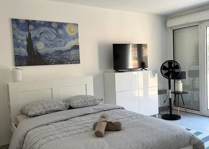 Big, Comfortable Minutes From Mc Borders *